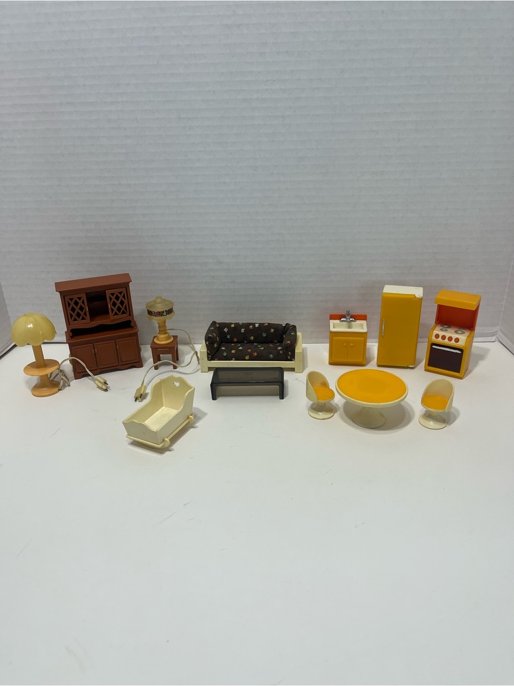 VINTAGE FISHER PRICE dollhouse furniture lot 1970’s and 1980